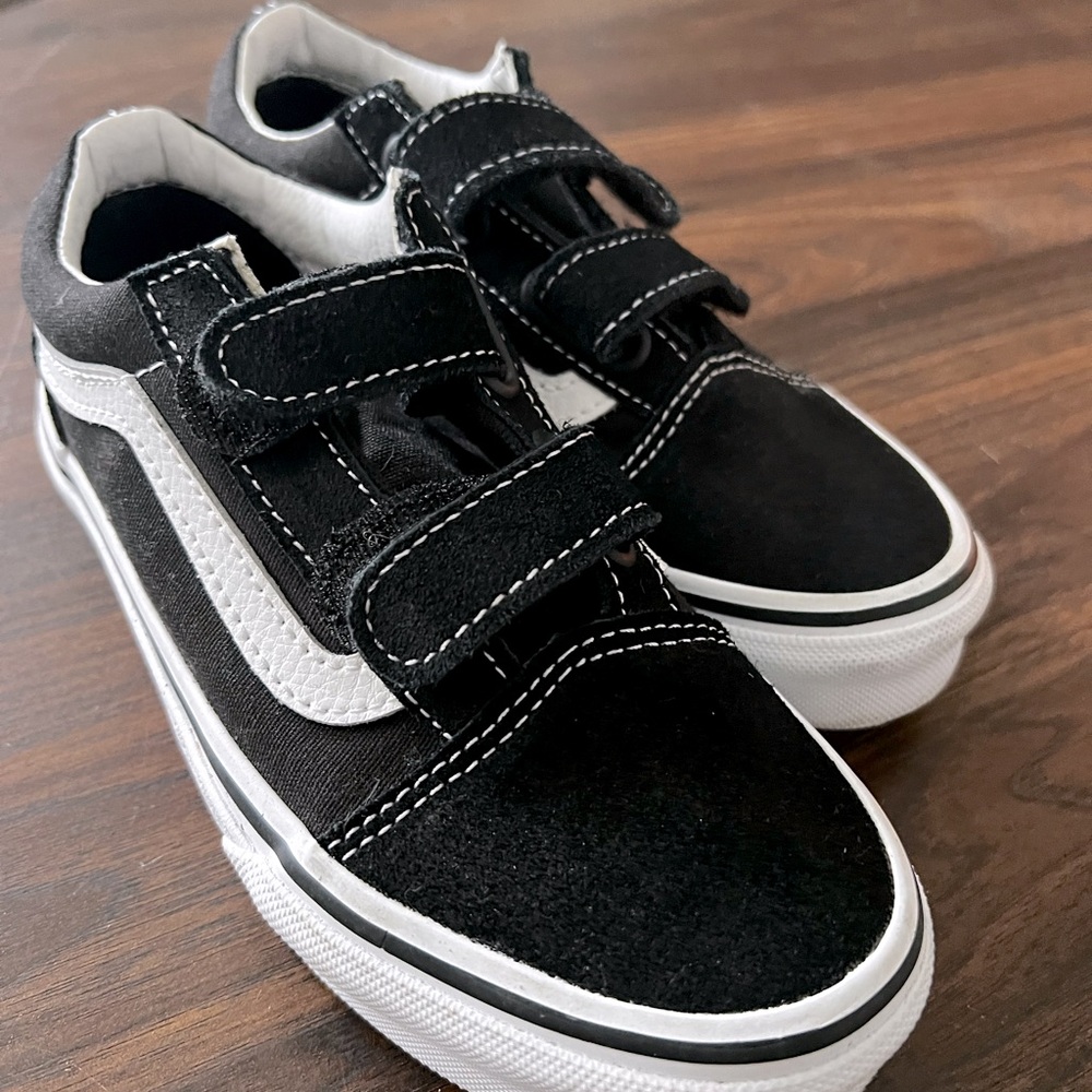 NEW :: KIDS :: VANS :: Size 1